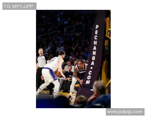 东契奇34+5+7+3完胜威少，詹皇13中11奇兵5记三分，湖人大胜国王